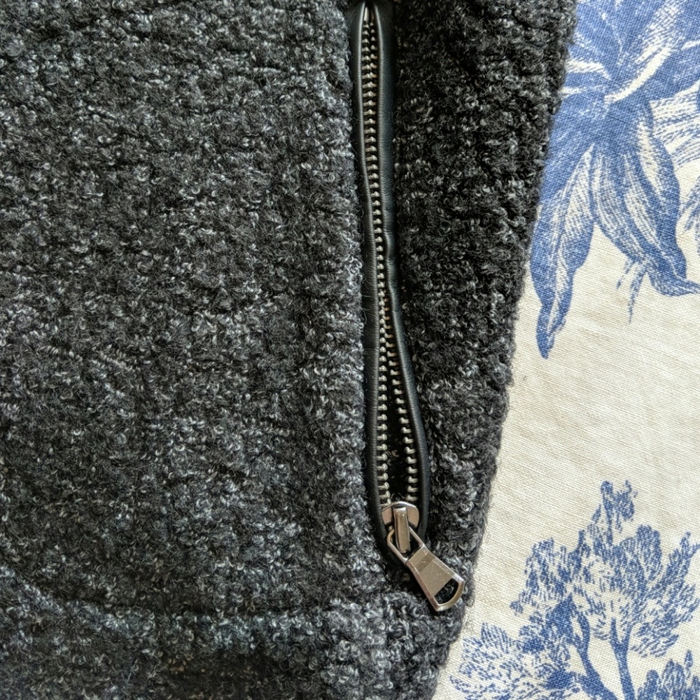 Wool boucle jacket - Picture 2 of 3